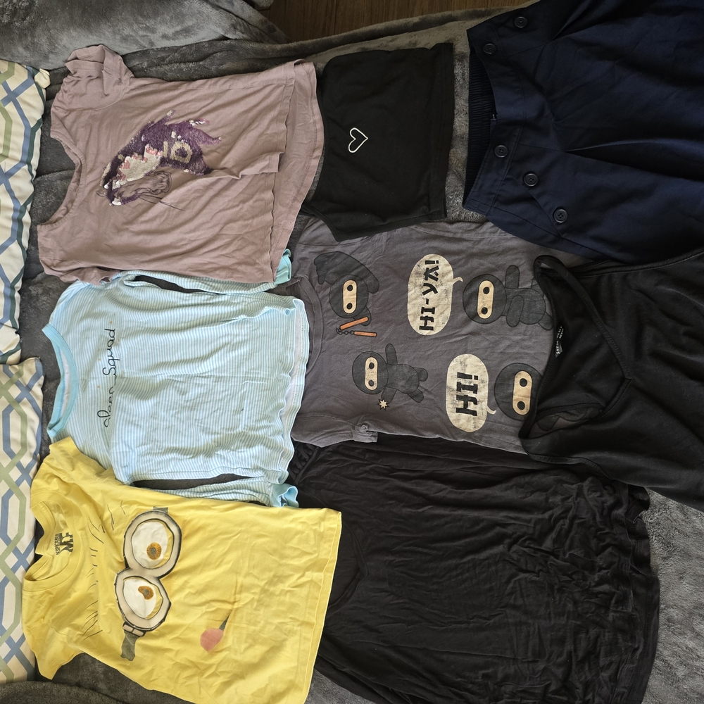 Yellow Minion Kids T-Shirt 8 pieces for only $11 in good condition